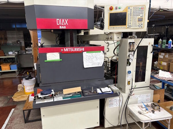 ﾜｲﾔ放電加工機